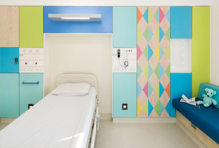 معماری و طراحی داخلی بیمارستان کودکان انگلیس